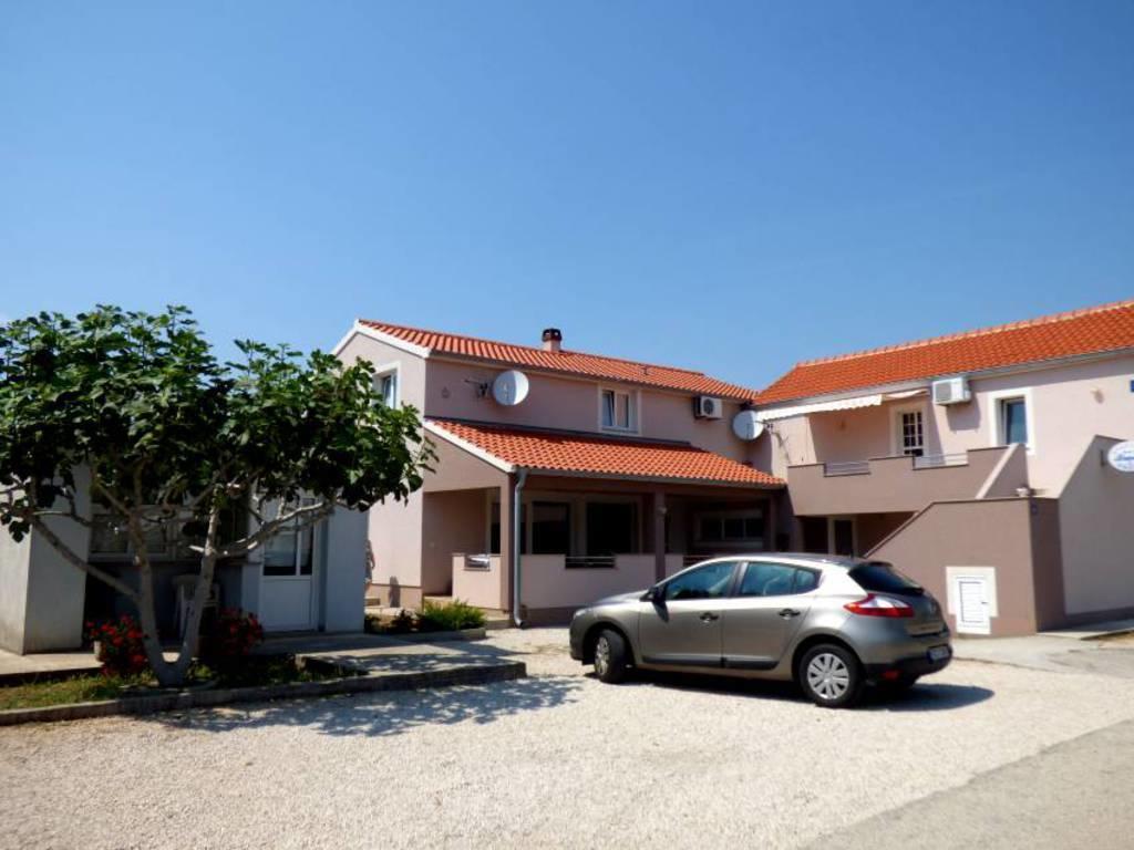 Apartments Branko Нин Екстериор снимка